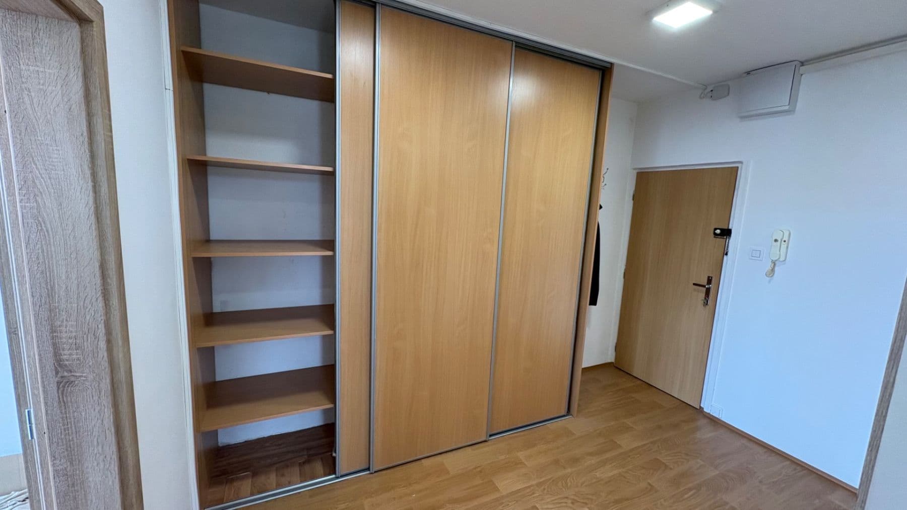 Pronájem bytu 2+1 56 m², Karla Čapka, Děčín, Ústecký kraj Pronájem bytu 2+1 56 m², Karla Čapka, Děčín, Ústecký kraj