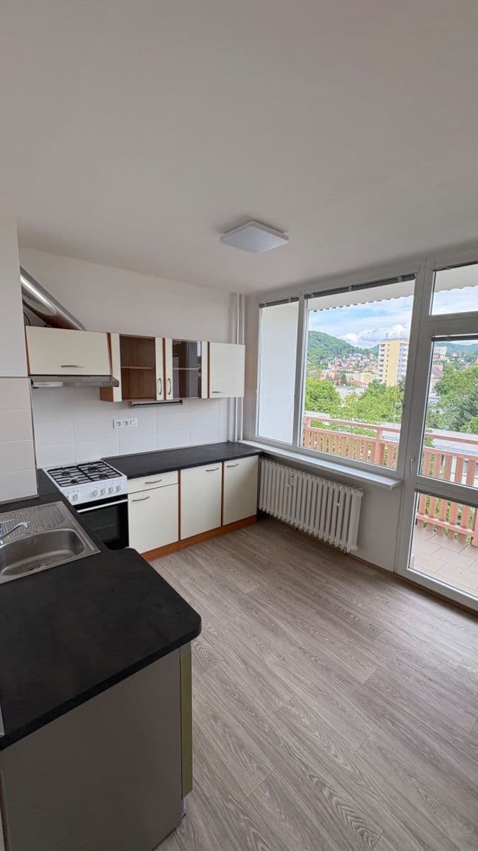 Pronájem bytu 2+1 56 m², Karla Čapka, Děčín, Ústecký kraj Pronájem bytu 2+1 56 m², Karla Čapka, Děčín, Ústecký kraj