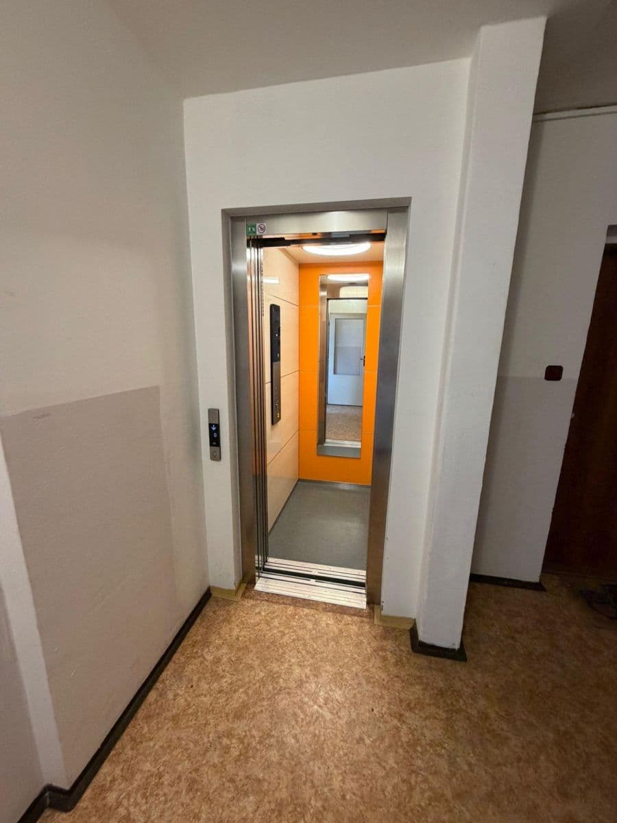 Prodej bytu 3+1 71 m², Ohradní, Praha, Praha Prodej bytu 3+1 71 m², Ohradní, Praha, Praha