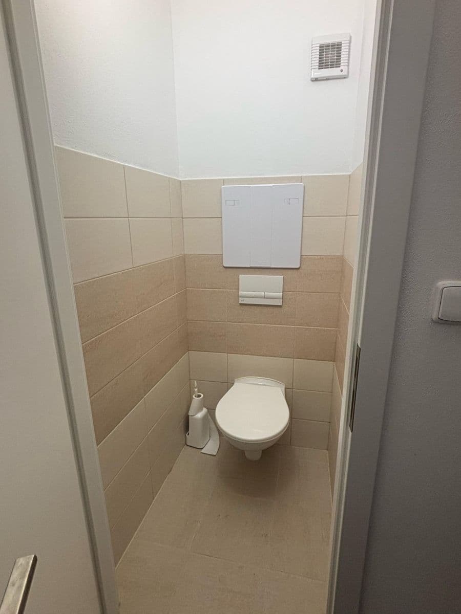 Pronájem bytu 2+1 55 m², Taškentská, Praha, Praha Pronájem bytu 2+1 55 m², Taškentská, Praha, Praha