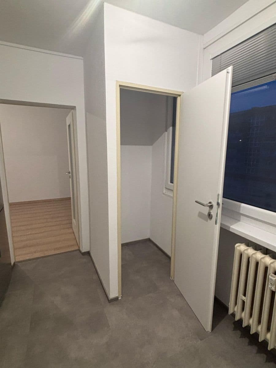 Pronájem bytu 2+1 55 m², Taškentská, Praha, Praha Pronájem bytu 2+1 55 m², Taškentská, Praha, Praha