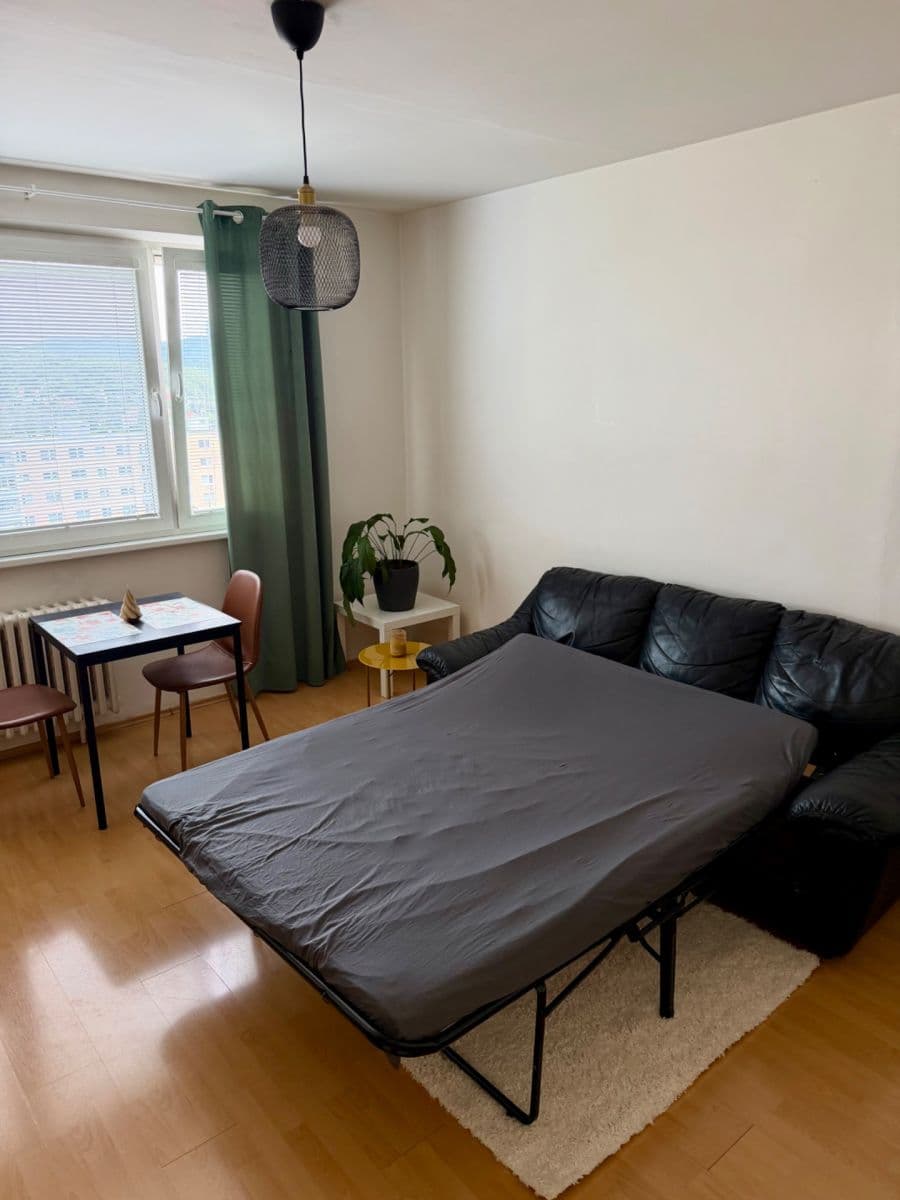 Pronájem bytu Garsoniéra 28 m², Saratovská, Dúbravka, Bratislavský kraj Pronájem bytu Garsoniéra 28 m², Saratovská, Dúbravka, Bratislavský kraj