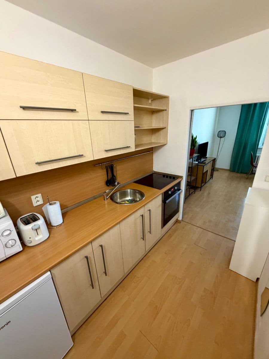Pronájem bytu Garsoniéra 28 m², Saratovská, Dúbravka, Bratislavský kraj Pronájem bytu Garsoniéra 28 m², Saratovská, Dúbravka, Bratislavský kraj