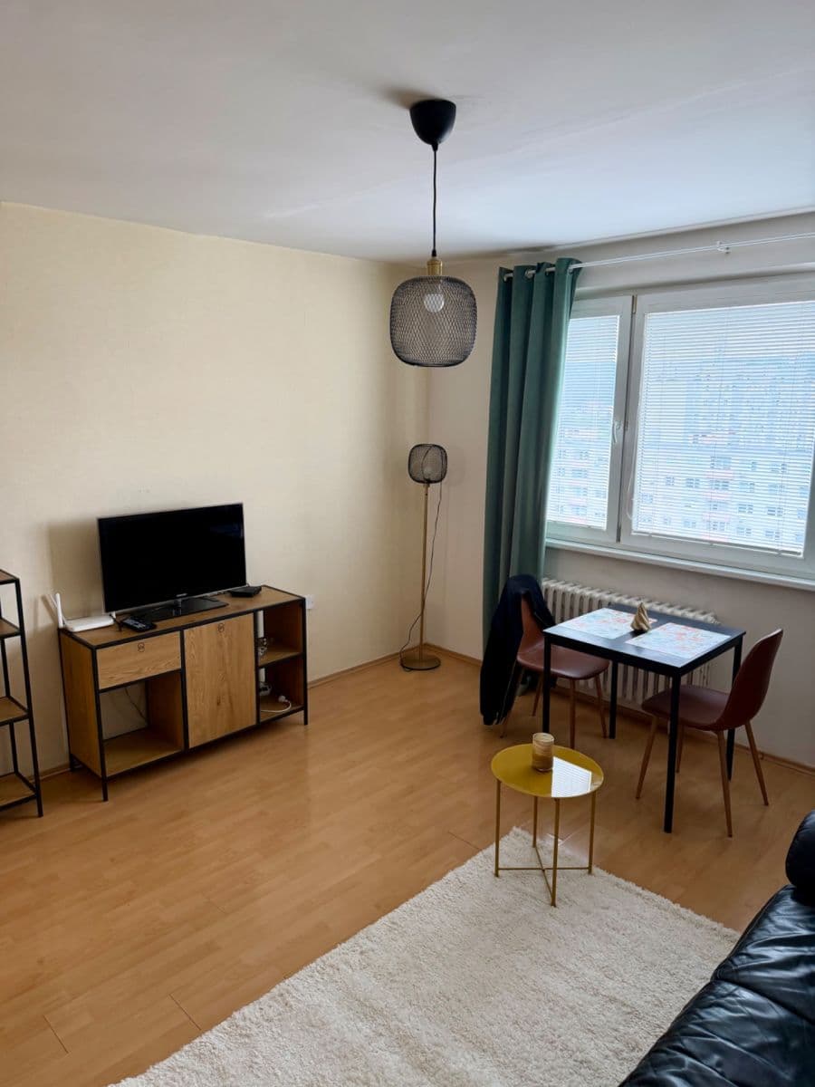 Pronájem bytu Garsoniéra 28 m², Saratovská, Dúbravka, Bratislavský kraj Pronájem bytu Garsoniéra 28 m², Saratovská, Dúbravka, Bratislavský kraj