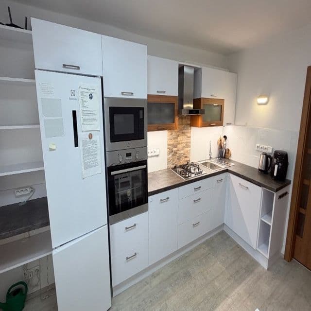 Pronájem bytu 2+1 65 m², Nábřeží, Luhačovice, Zlínský kraj Pronájem bytu 2+1 65 m², Nábřeží, Luhačovice, Zlínský kraj