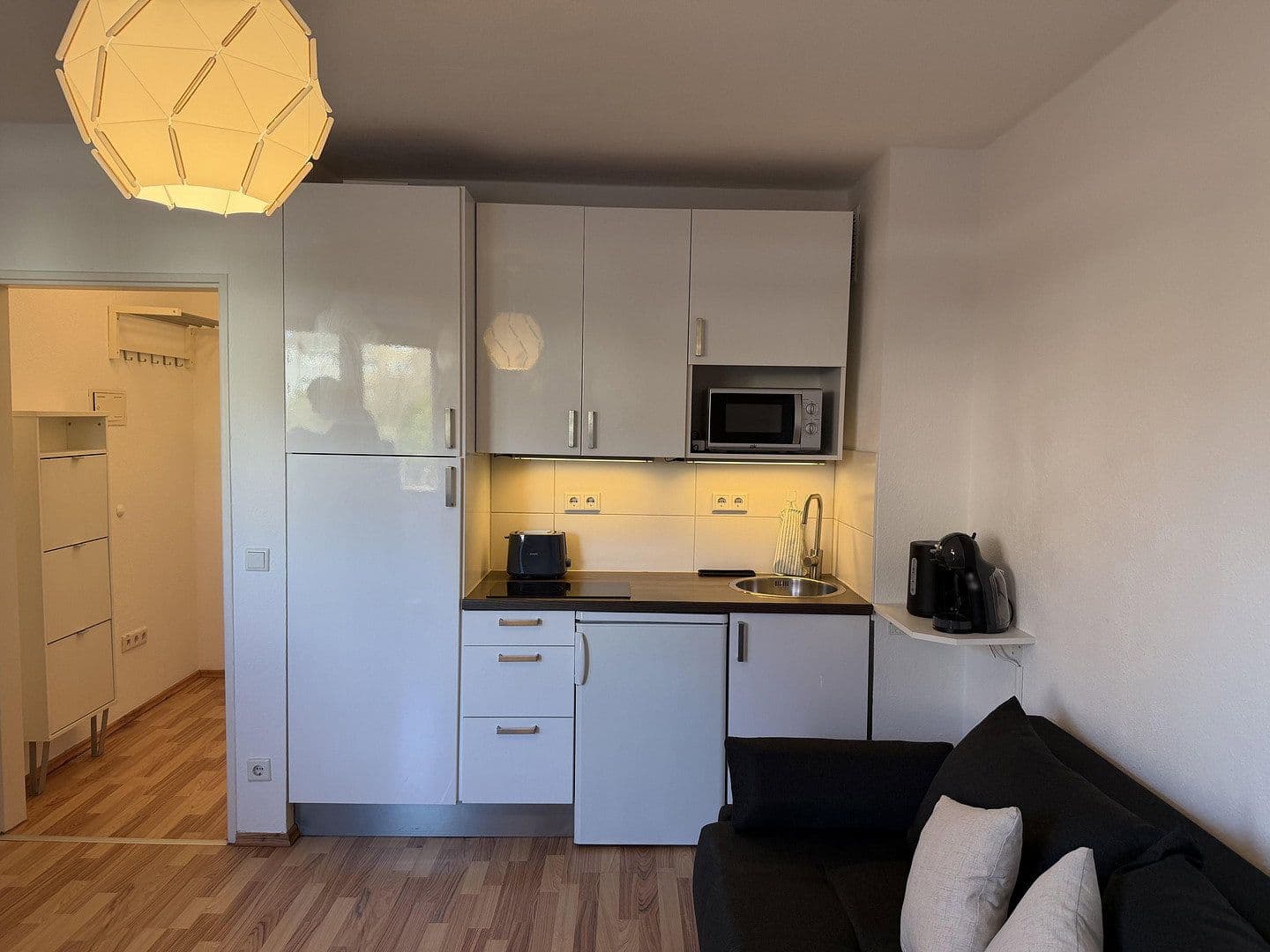 Pronájem bytu 1+1 21 m², Cranachstr. 31, Düsseldorf, Severní Porýní-Vestfálsko Pronájem bytu 1+1 21 m², Cranachstr. 31, Düsseldorf, Severní Porýní-Vestfálsko