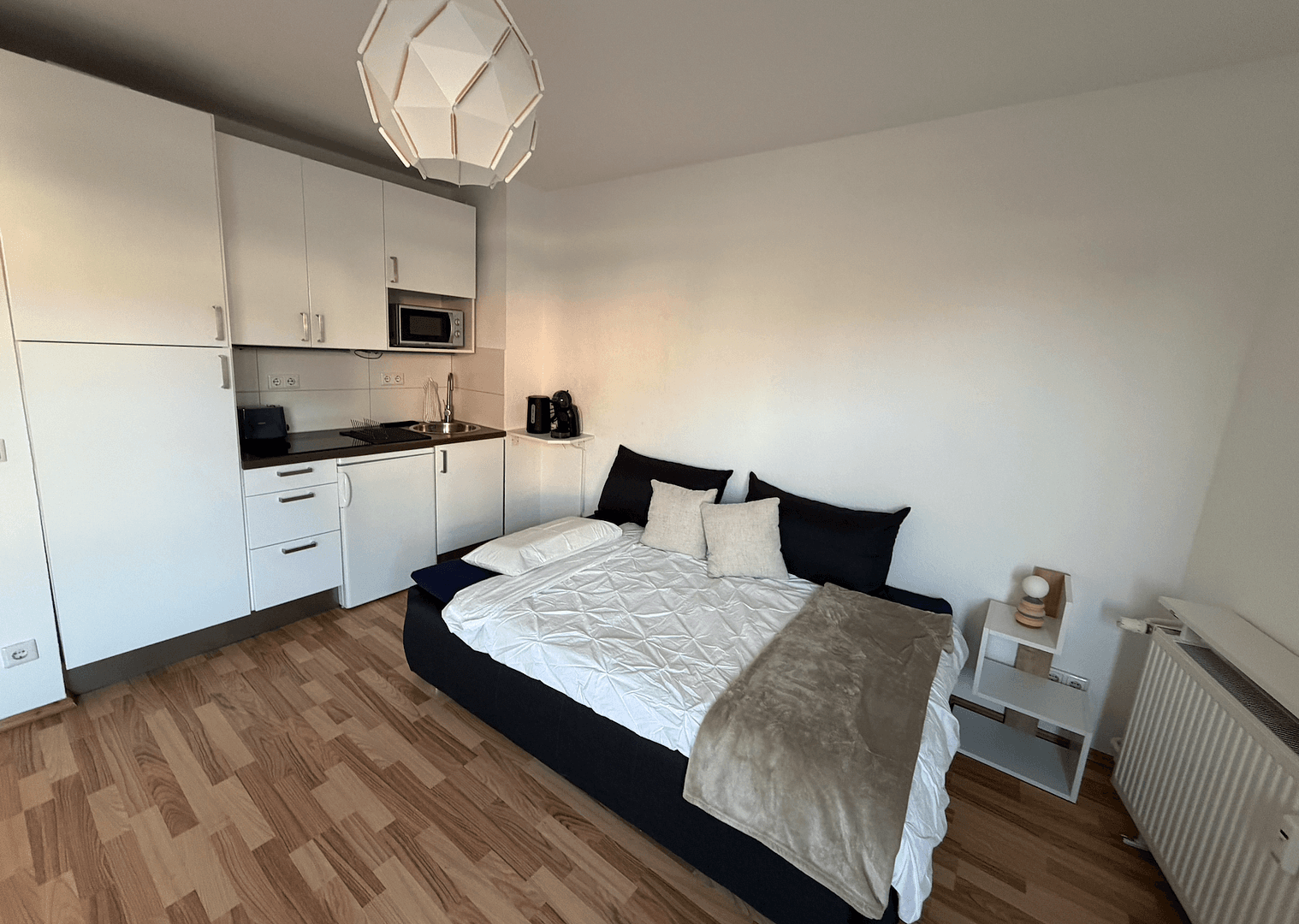 Pronájem bytu 1+1 21 m², Cranachstr. 31, Düsseldorf, Severní Porýní-Vestfálsko Pronájem bytu 1+1 21 m², Cranachstr. 31, Düsseldorf, Severní Porýní-Vestfálsko