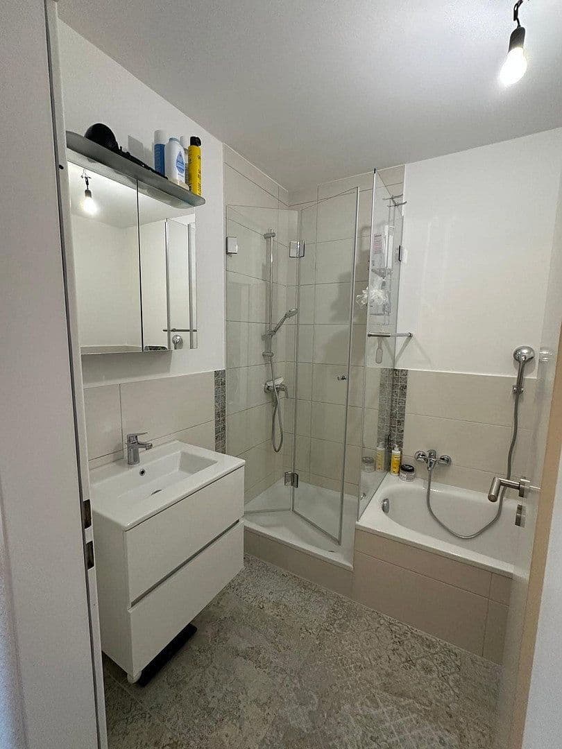 Pronájem bytu 3+1 83 m², Laudenbach, Bádensko-Württembersko Pronájem bytu 3+1 83 m², Laudenbach, Bádensko-Württembersko