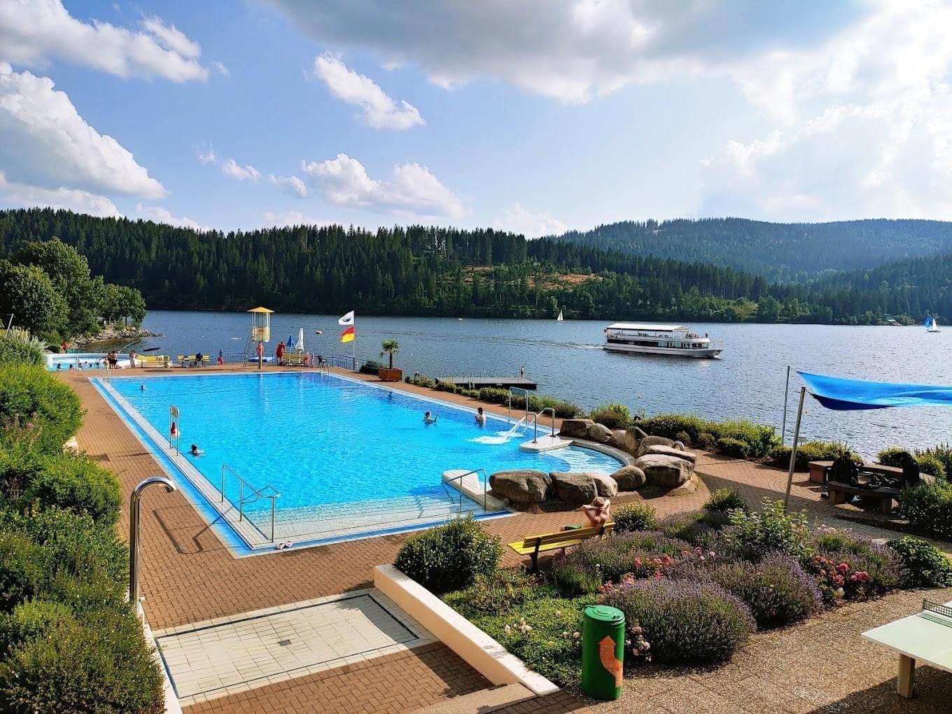 Prodej domu 330 m², pozemek 840 m², Lärchenweg 5, Schluchsee, Bádensko-Württembersko Prodej domu 330 m², pozemek 840 m², Lärchenweg 5, Schluchsee, Bádensko-Württembersko