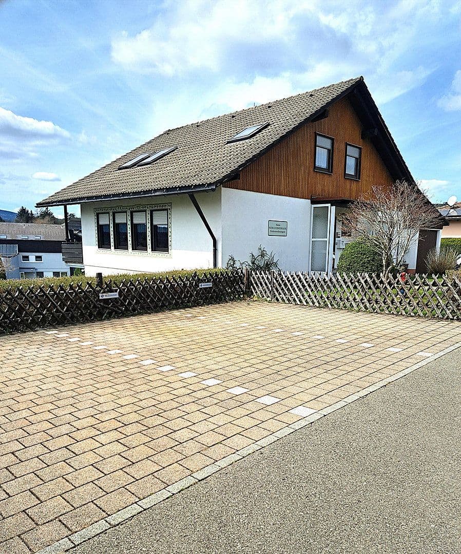 Prodej domu 330 m², pozemek 840 m², Lärchenweg 5, Schluchsee, Bádensko-Württembersko Prodej domu 330 m², pozemek 840 m², Lärchenweg 5, Schluchsee, Bádensko-Württembersko
