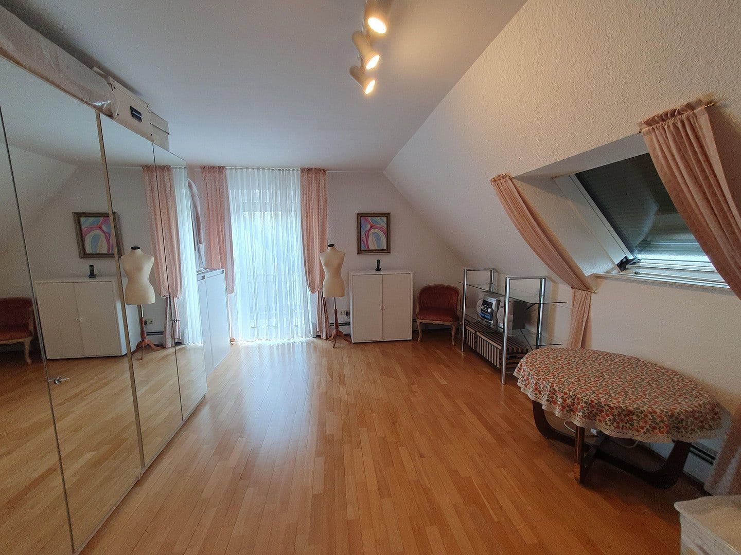 Prodej domu 220 m², pozemek 484 m², Ratingen, Severní Porýní-Vestfálsko Prodej domu 220 m², pozemek 484 m², Ratingen, Severní Porýní-Vestfálsko