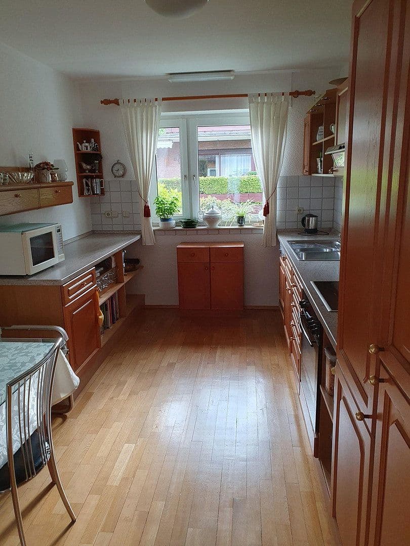 Prodej domu 220 m², pozemek 484 m², Ratingen, Severní Porýní-Vestfálsko Prodej domu 220 m², pozemek 484 m², Ratingen, Severní Porýní-Vestfálsko