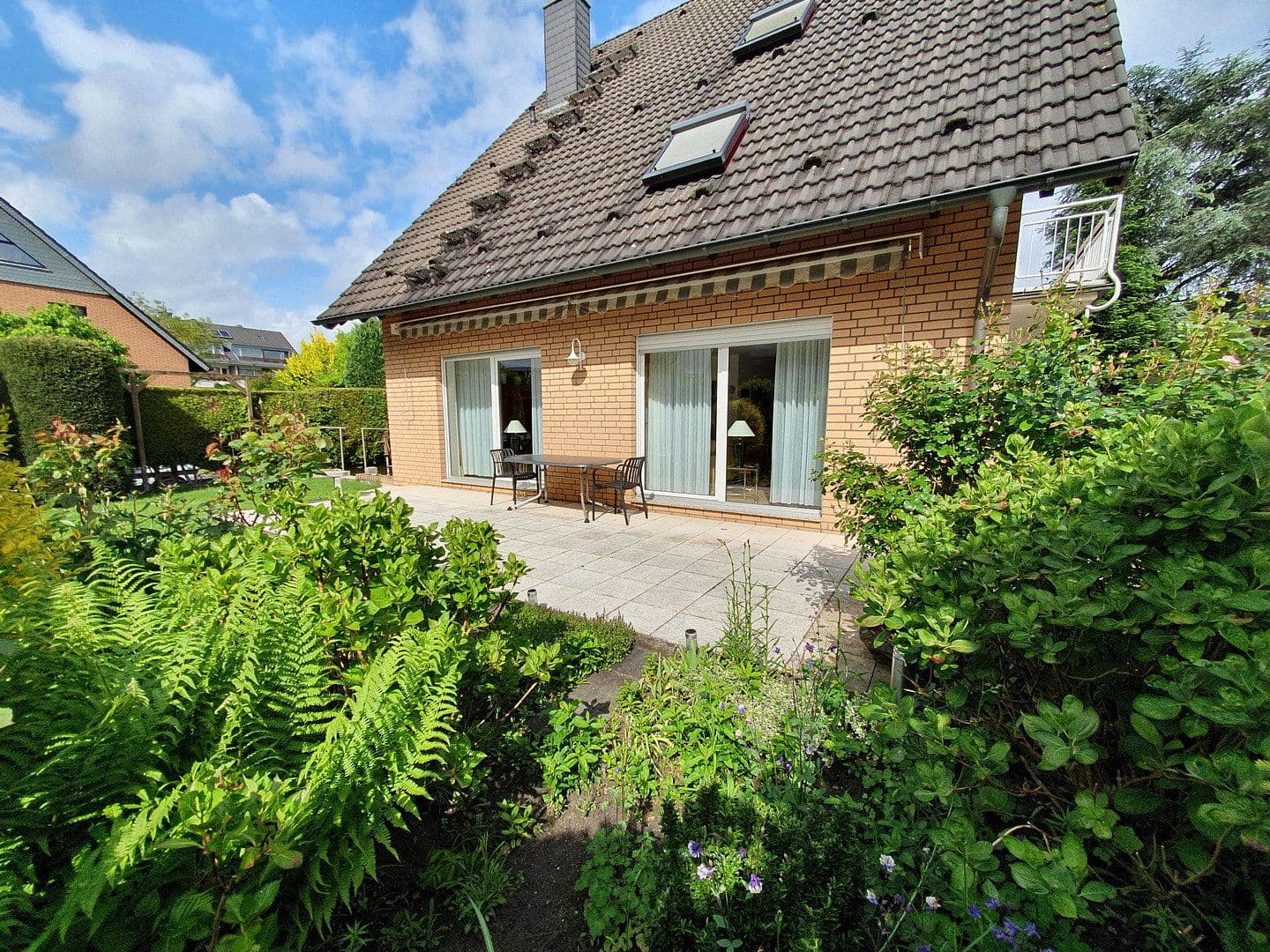 Prodej domu 220 m², pozemek 484 m², Ratingen, Severní Porýní-Vestfálsko Prodej domu 220 m², pozemek 484 m², Ratingen, Severní Porýní-Vestfálsko