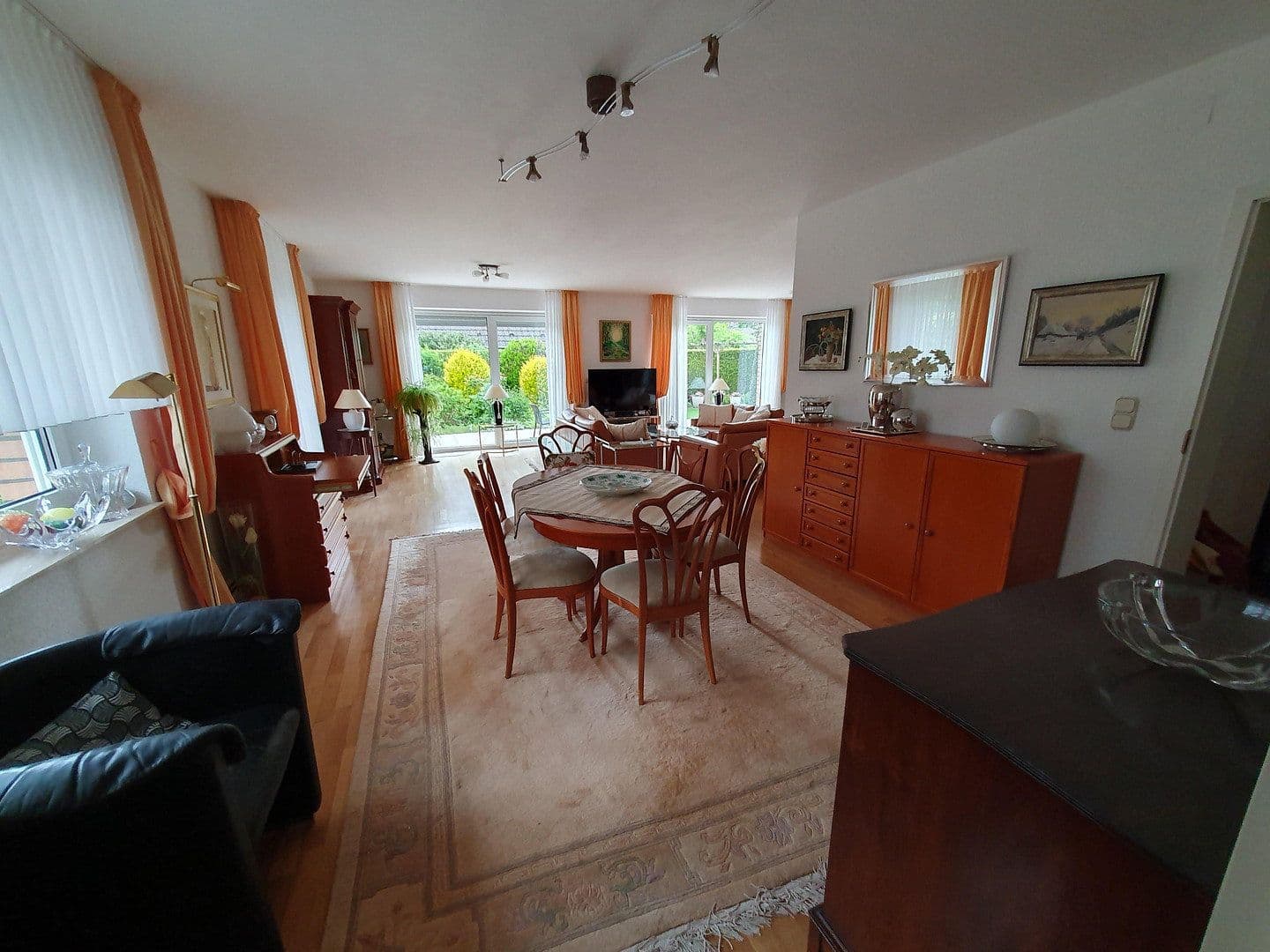Prodej domu 220 m², pozemek 484 m², Ratingen, Severní Porýní-Vestfálsko Prodej domu 220 m², pozemek 484 m², Ratingen, Severní Porýní-Vestfálsko
