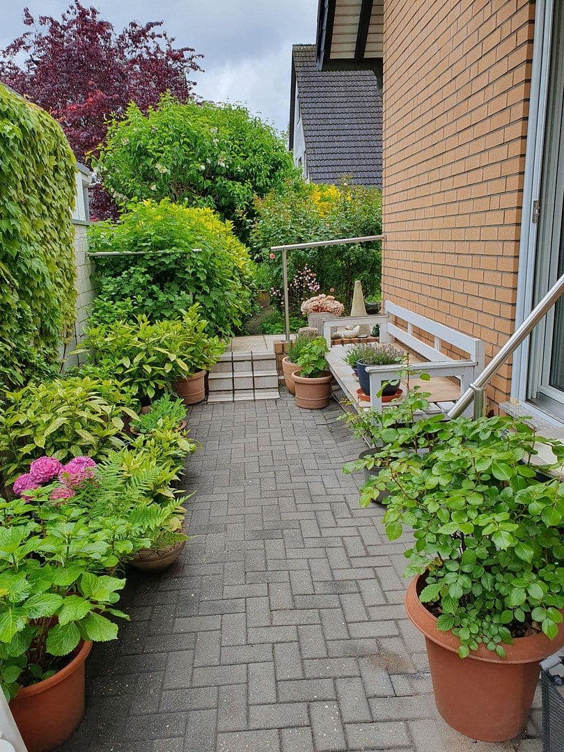 Prodej domu 220 m², pozemek 484 m², Ratingen, Severní Porýní-Vestfálsko Prodej domu 220 m², pozemek 484 m², Ratingen, Severní Porýní-Vestfálsko