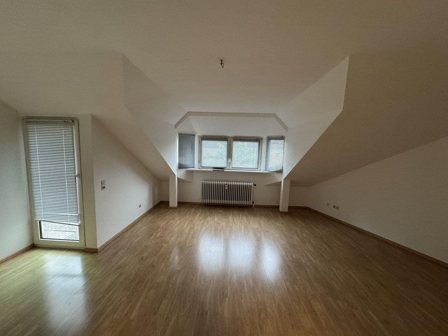 Pronájem bytu 4+kk 94 m², Königsberger Straße 7, Donaueschingen, Bádensko-Württembersko Pronájem bytu 4+kk 94 m², Königsberger Straße 7, Donaueschingen, Bádensko-Württembersko