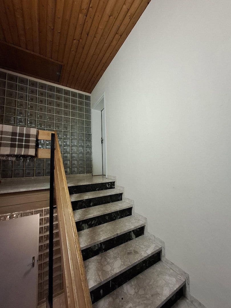 Pronájem bytu 4+1 114 m², Bad Hersfeld, Hessen Pronájem bytu 4+1 114 m², Bad Hersfeld, Hessen
