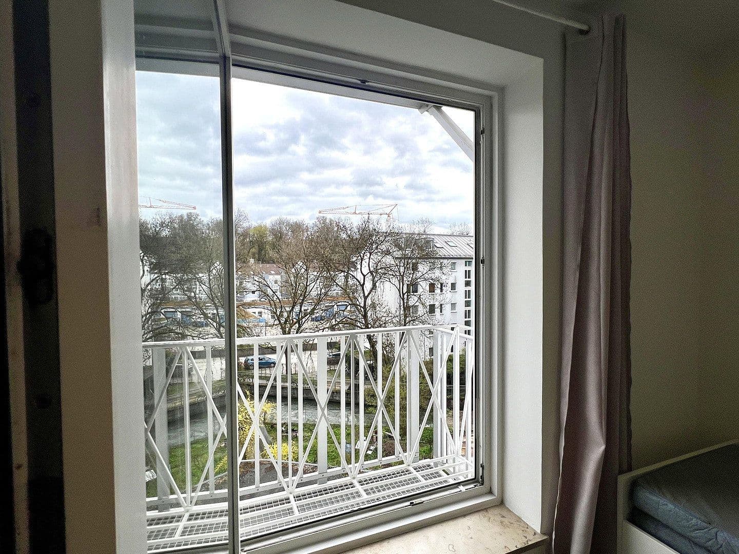 Pronájem bytu 1+1 22 m², Falkenstr.33, München, Bavorsko Pronájem bytu 1+1 22 m², Falkenstr.33, München, Bavorsko