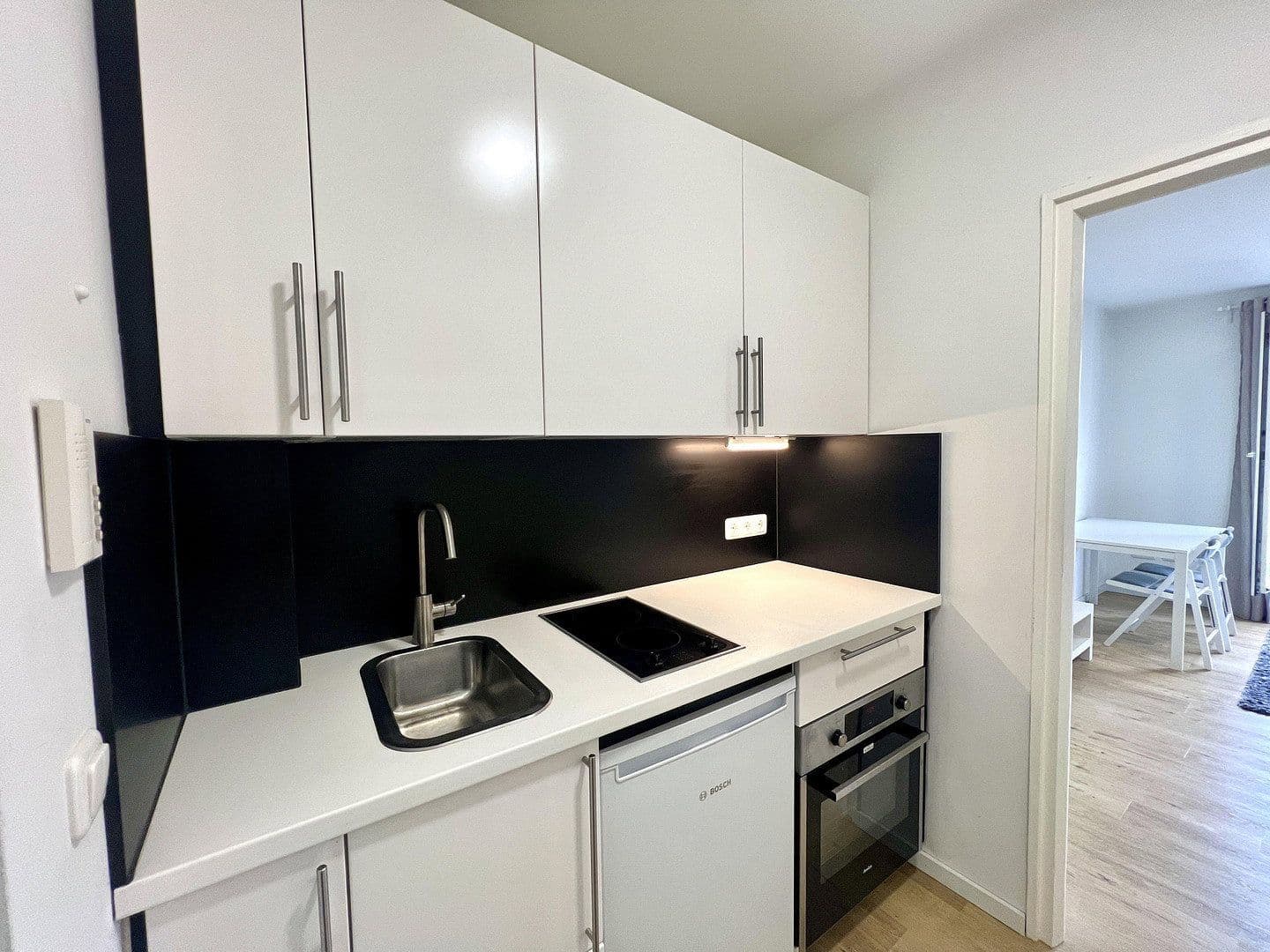 Pronájem bytu 1+1 22 m², Falkenstr.33, München, Bavorsko Pronájem bytu 1+1 22 m², Falkenstr.33, München, Bavorsko