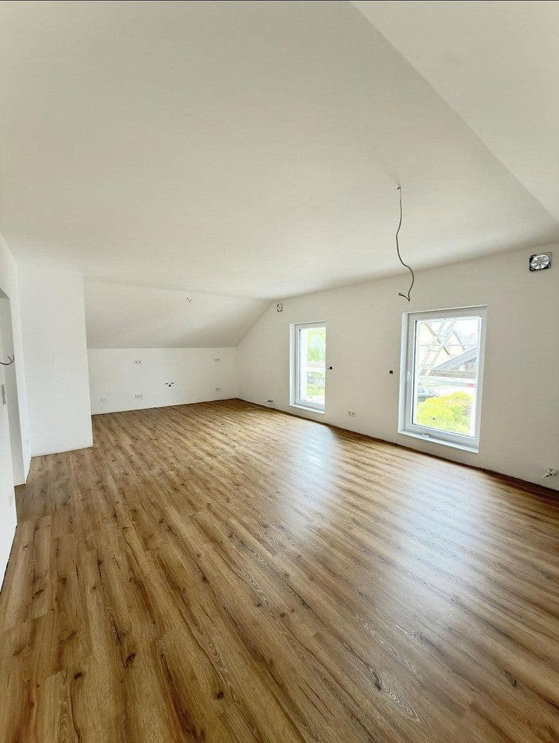 Pronájem bytu 3+1 85 m², Neulußheim, Bádensko-Württembersko Pronájem bytu 3+1 85 m², Neulußheim, Bádensko-Württembersko