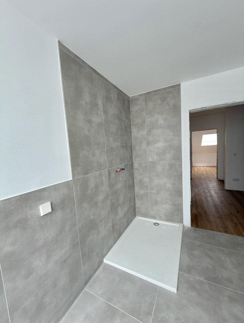 Pronájem bytu 3+1 85 m², Neulußheim, Bádensko-Württembersko Pronájem bytu 3+1 85 m², Neulußheim, Bádensko-Württembersko