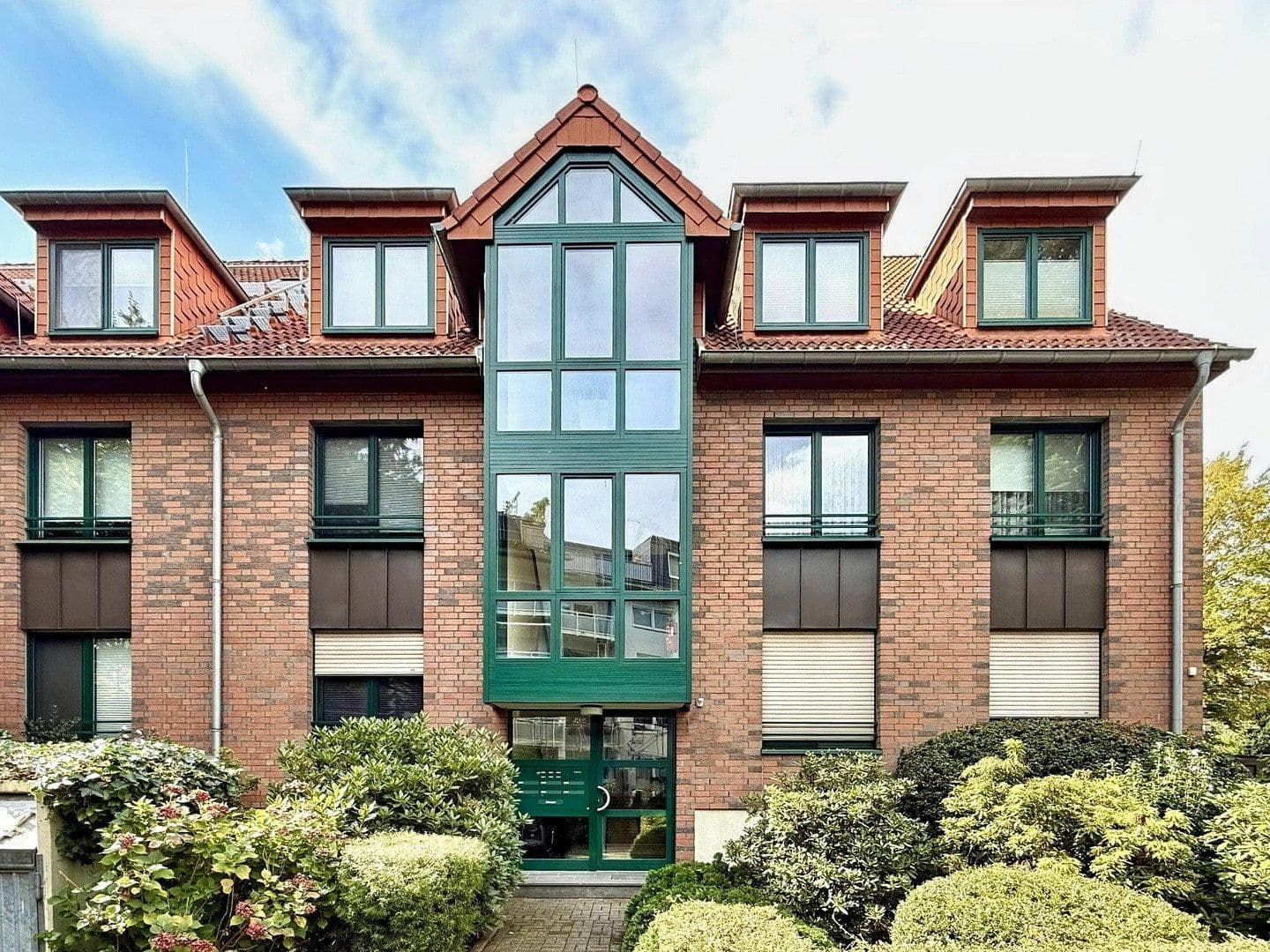 Pronájem bytu 3+1 88 m², Düsseldorf, Severní Porýní-Vestfálsko Pronájem bytu 3+1 88 m², Düsseldorf, Severní Porýní-Vestfálsko