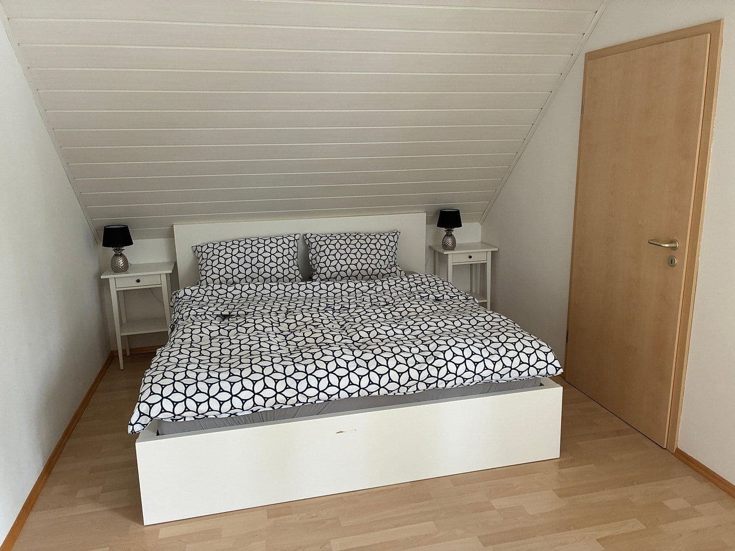 Pronájem domu 145 m², pozemek 264 m², Am Fohlenhof 26a, Geisenfeld, Bavorsko Pronájem domu 145 m², pozemek 264 m², Am Fohlenhof 26a, Geisenfeld, Bavorsko