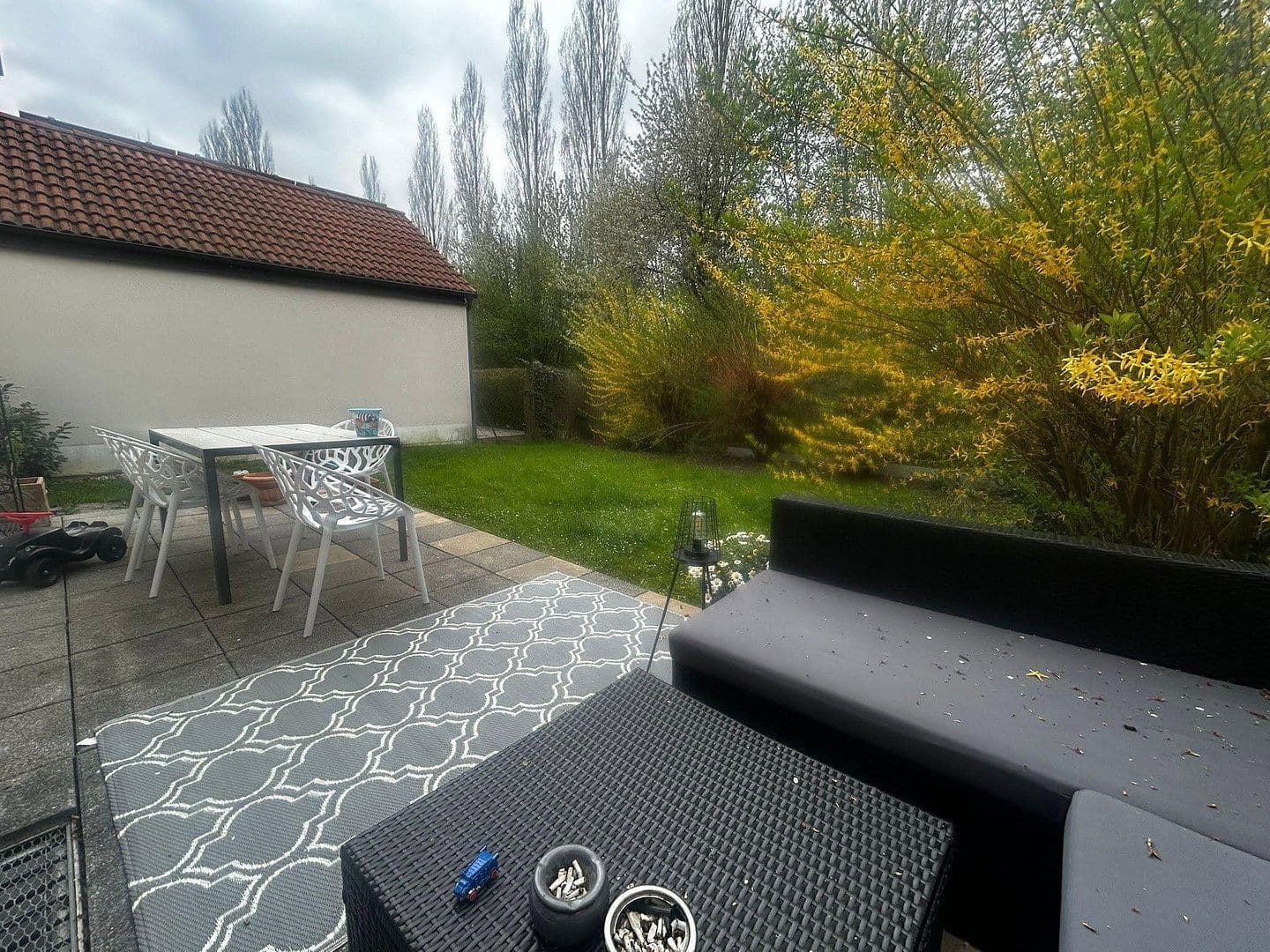 Pronájem domu 145 m², pozemek 264 m², Am Fohlenhof 26a, Geisenfeld, Bavorsko Pronájem domu 145 m², pozemek 264 m², Am Fohlenhof 26a, Geisenfeld, Bavorsko