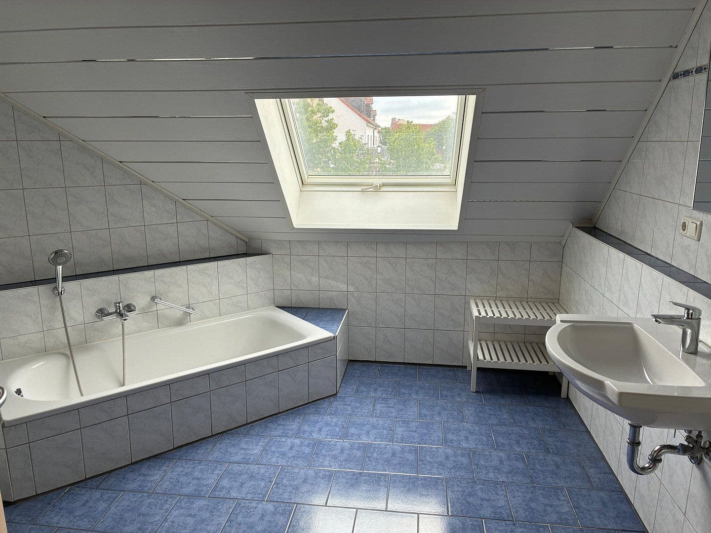 Pronájem domu 145 m², pozemek 264 m², Am Fohlenhof 26a, Geisenfeld, Bavorsko Pronájem domu 145 m², pozemek 264 m², Am Fohlenhof 26a, Geisenfeld, Bavorsko
