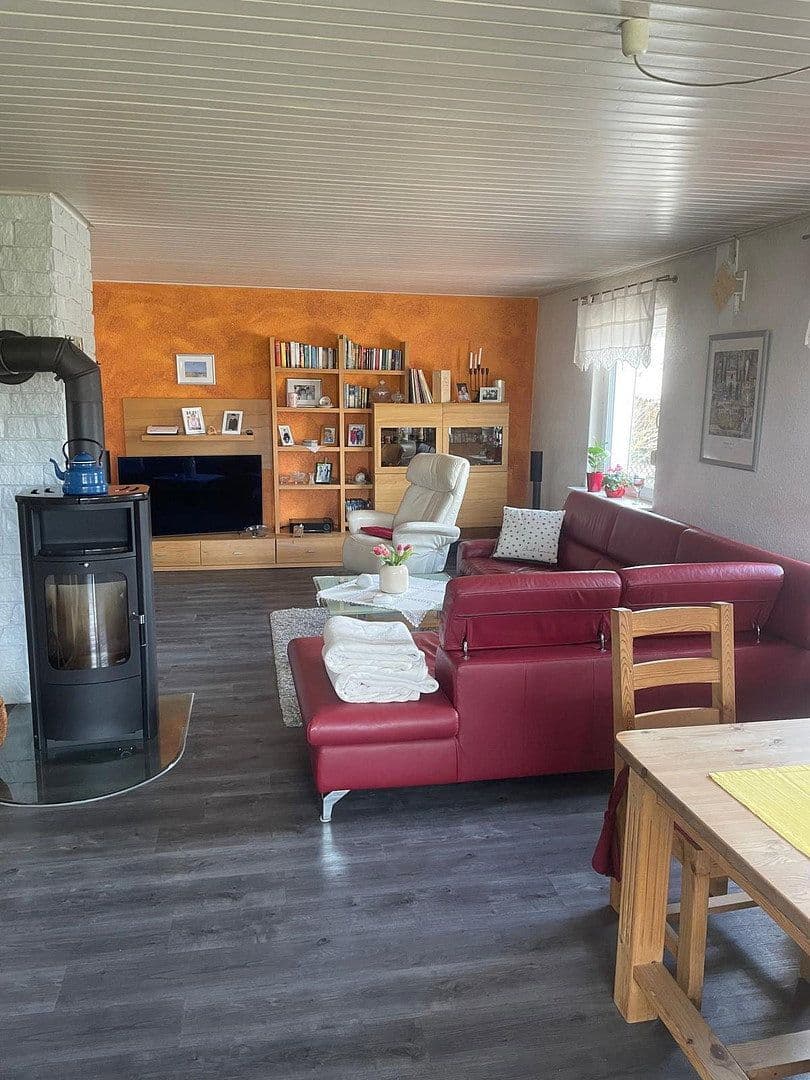 Prodej domu 210 m², pozemek 750 m², Münchhausen, Hessen Prodej domu 210 m², pozemek 750 m², Münchhausen, Hessen