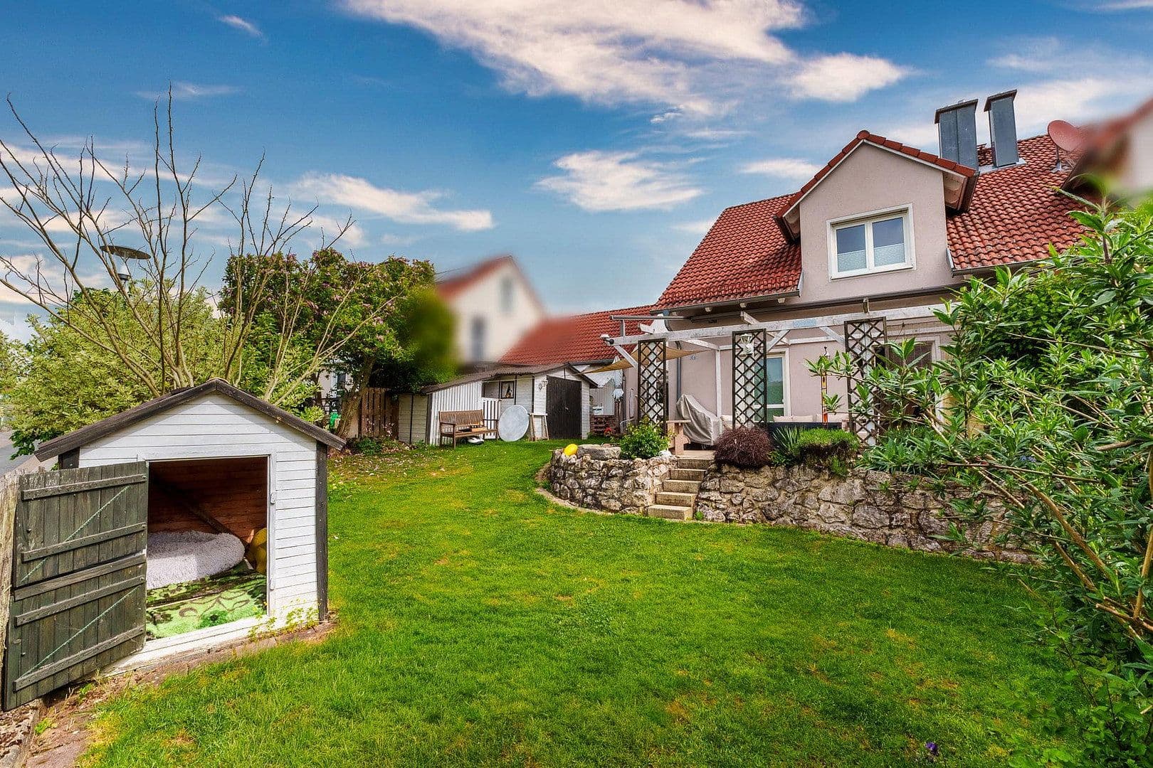 Prodej domu 155 m², pozemek 387 m², Denkendorf, Bavorsko Prodej domu 155 m², pozemek 387 m², Denkendorf, Bavorsko