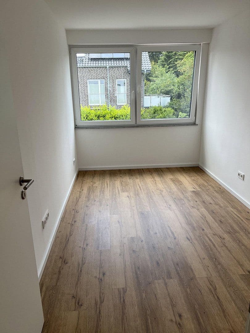 Pronájem domu 105 m², pozemek 352 m², Moers, Severní Porýní-Vestfálsko Pronájem domu 105 m², pozemek 352 m², Moers, Severní Porýní-Vestfálsko