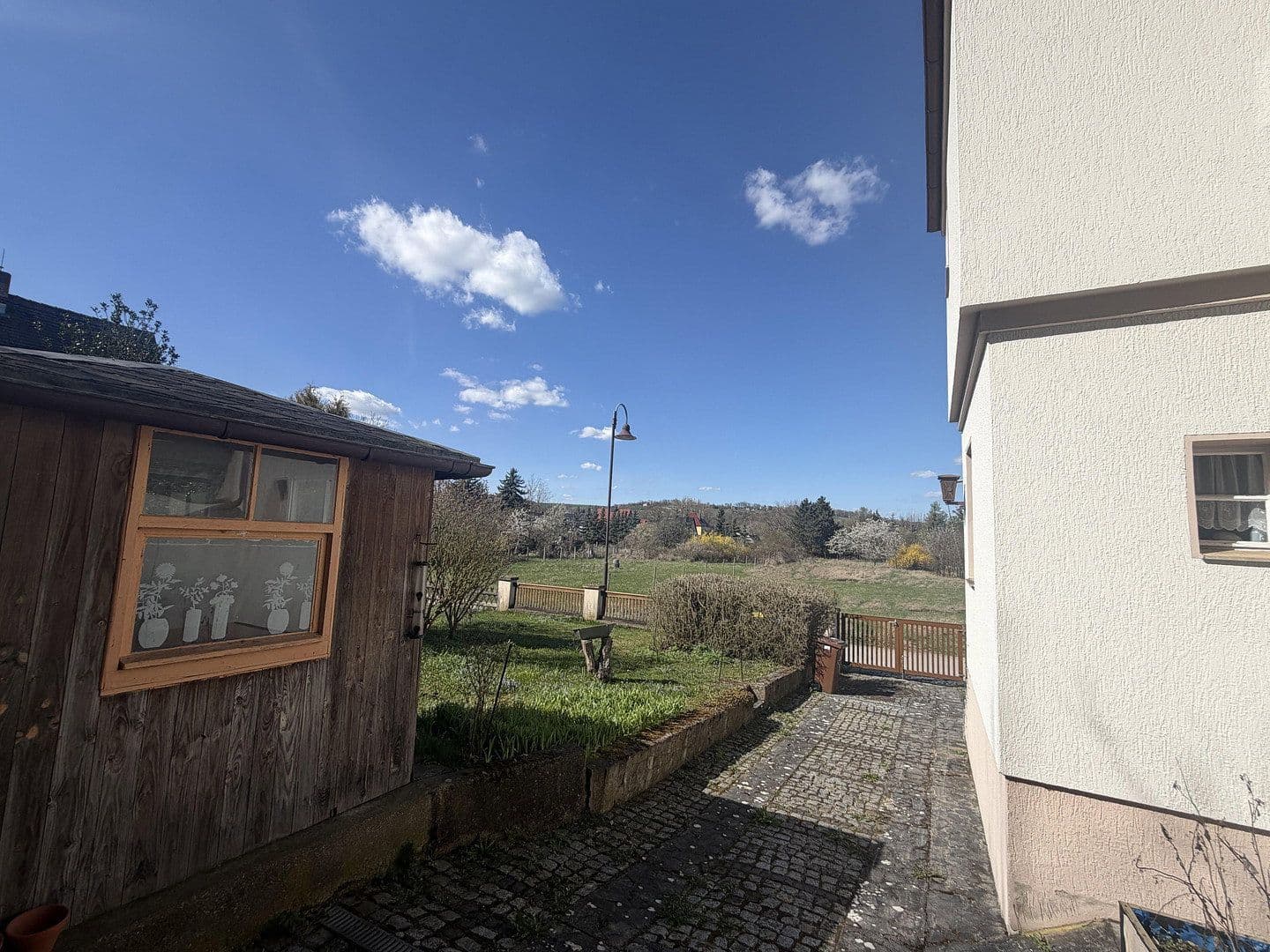 Prodej domu 110 m², pozemek 881 m², Friedhofsweg 7, Naumburg (Saale), Sasko-Anhaltsko Prodej domu 110 m², pozemek 881 m², Friedhofsweg 7, Naumburg (Saale), Sasko-Anhaltsko