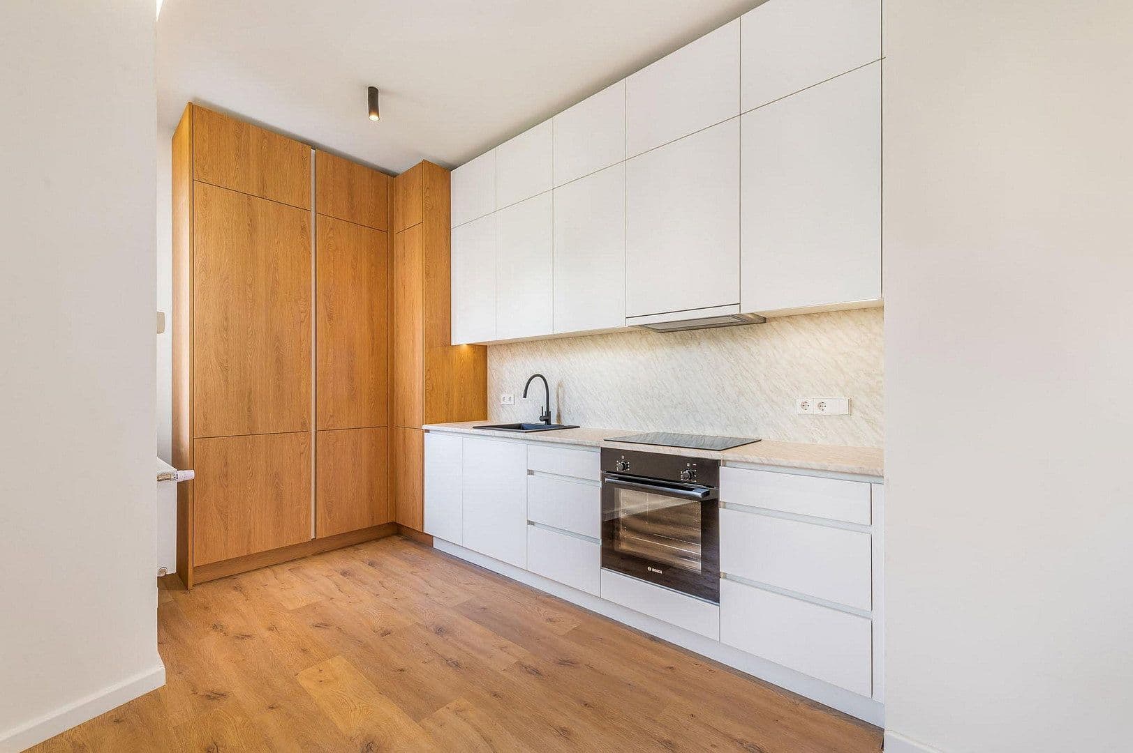 Prodej bytu 2+1 57 m², Berlin, Berlín Prodej bytu 2+1 57 m², Berlin, Berlín