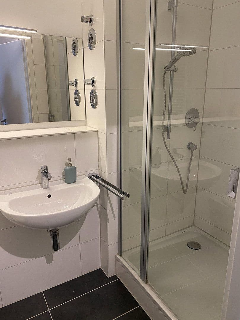 Pronájem bytu 1+1 24 m², Wexstraße 14, Wilmersdorf, Berlin, Berlín Pronájem bytu 1+1 24 m², Wexstraße 14, Wilmersdorf, Berlin, Berlín