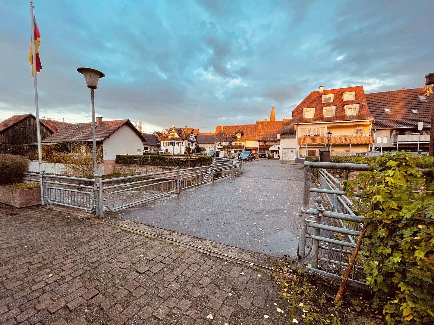 Prodej domu 1.045 m², pozemek 2.132 m², Mühleinsel 1, Kenzingen, Bádensko-Württembersko Prodej domu 1.045 m², pozemek 2.132 m², Mühleinsel 1, Kenzingen, Bádensko-Württembersko