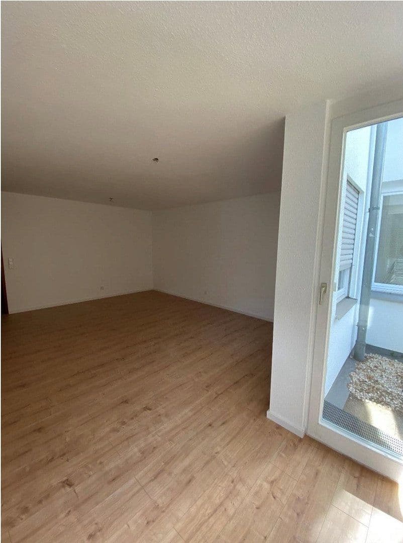 Pronájem bytu 2+1 69 m², Talstraße 69 d, Stuttgart, Bádensko-Württembersko Pronájem bytu 2+1 69 m², Talstraße 69 d, Stuttgart, Bádensko-Württembersko