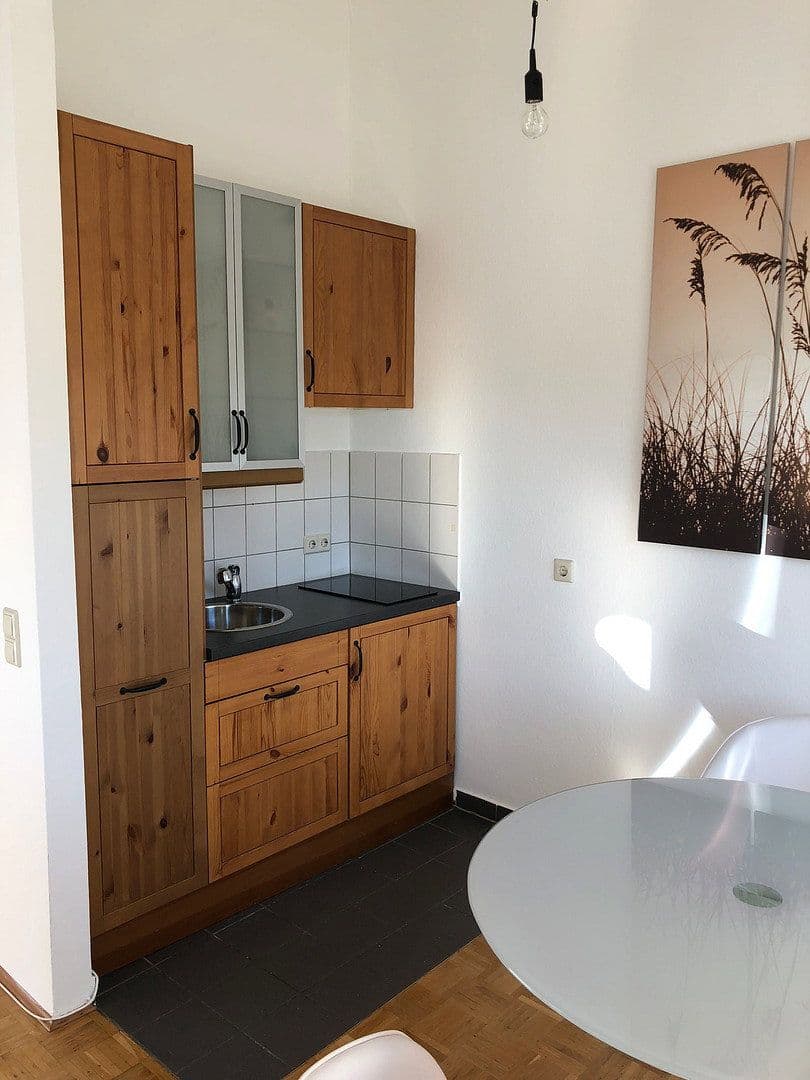 Pronájem bytu 1+kk 36 m², Lauffen am Neckar, Bádensko-Württembersko Pronájem bytu 1+kk 36 m², Lauffen am Neckar, Bádensko-Württembersko