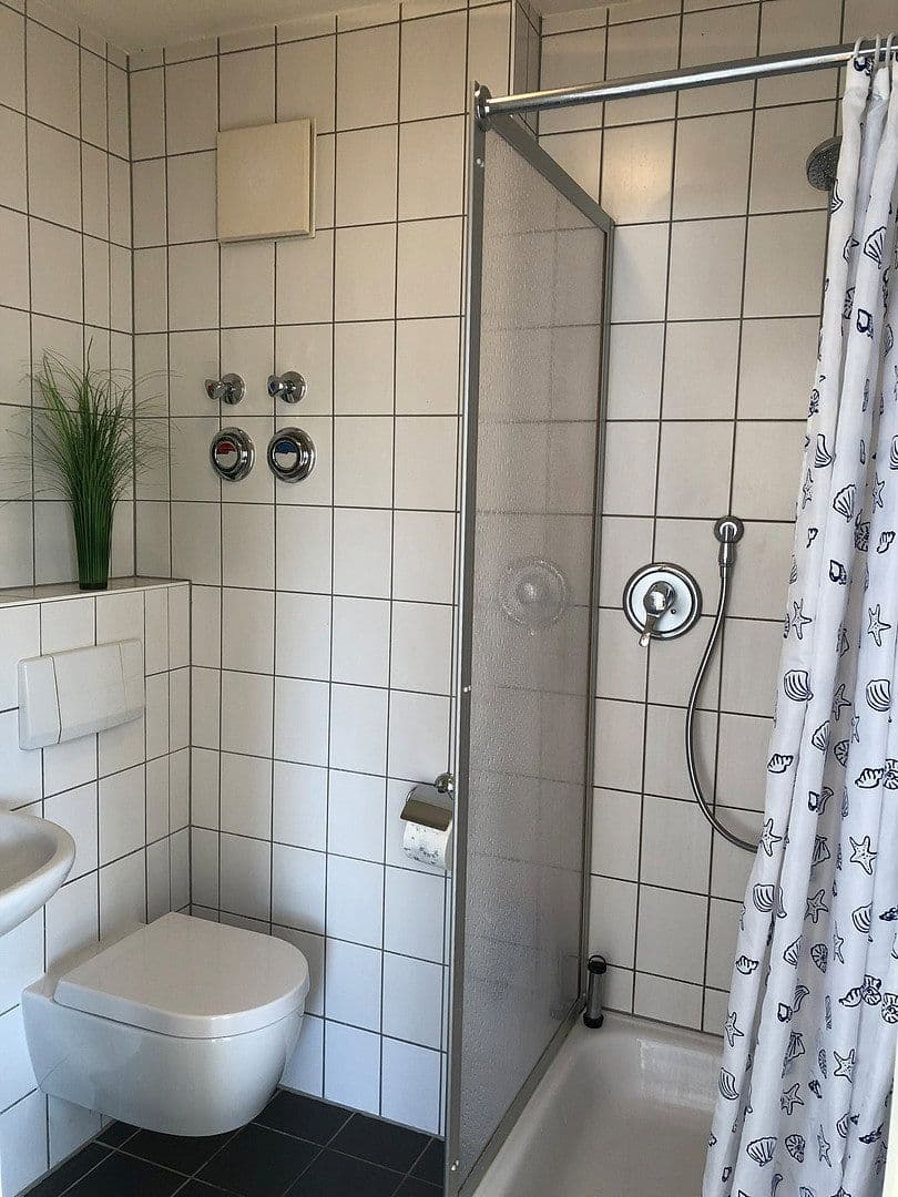 Pronájem bytu 1+kk 36 m², Lauffen am Neckar, Bádensko-Württembersko Pronájem bytu 1+kk 36 m², Lauffen am Neckar, Bádensko-Württembersko