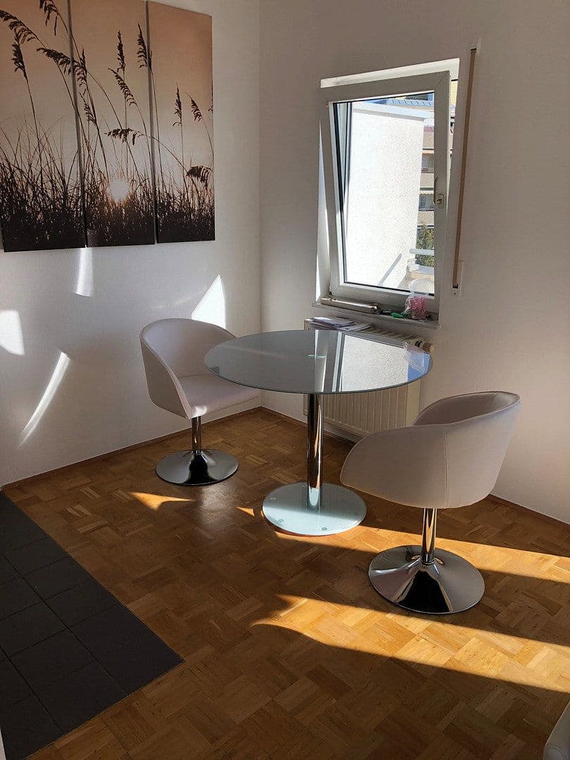 Pronájem bytu 1+kk 36 m², Lauffen am Neckar, Bádensko-Württembersko Pronájem bytu 1+kk 36 m², Lauffen am Neckar, Bádensko-Württembersko
