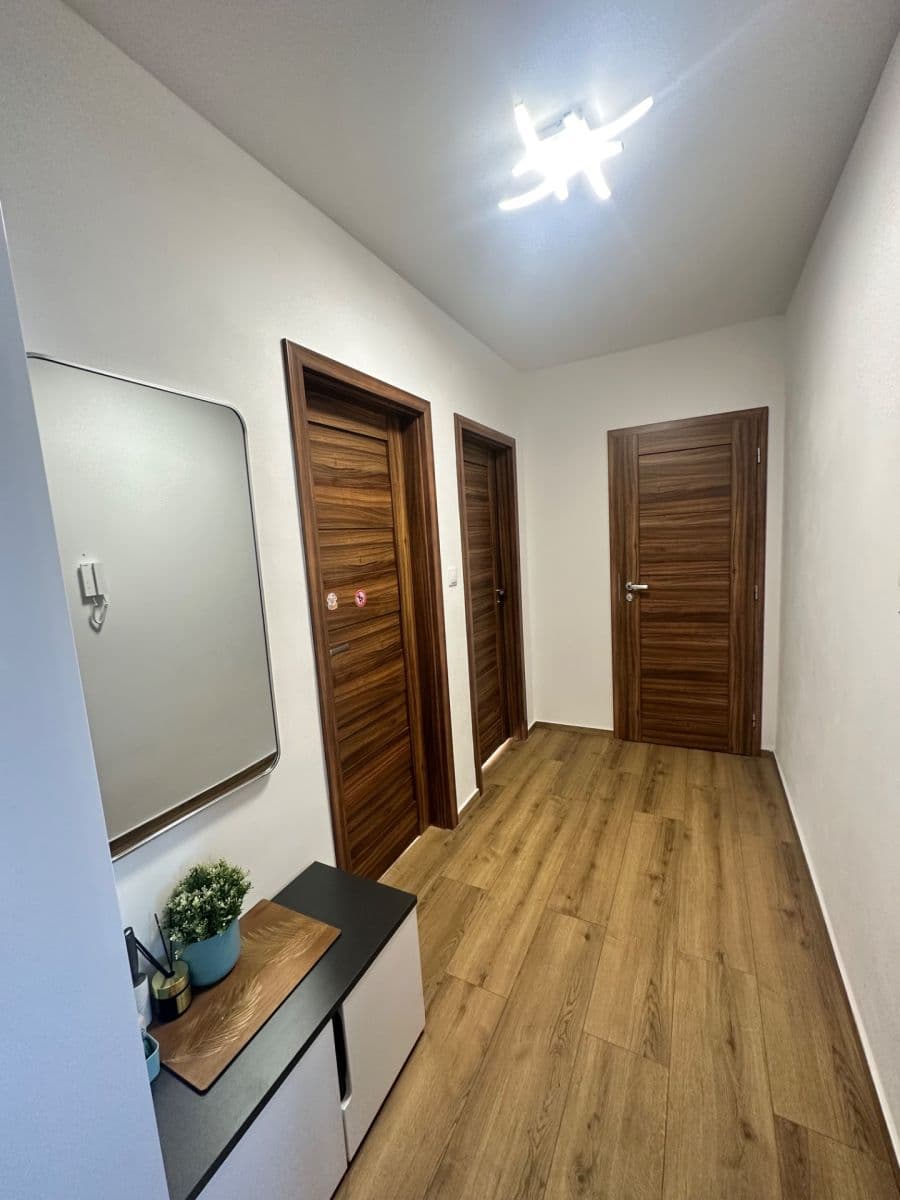 Pronájem bytu 4+kk 60 m², Kaplická, Praha, Praha Pronájem bytu 4+kk 60 m², Kaplická, Praha, Praha