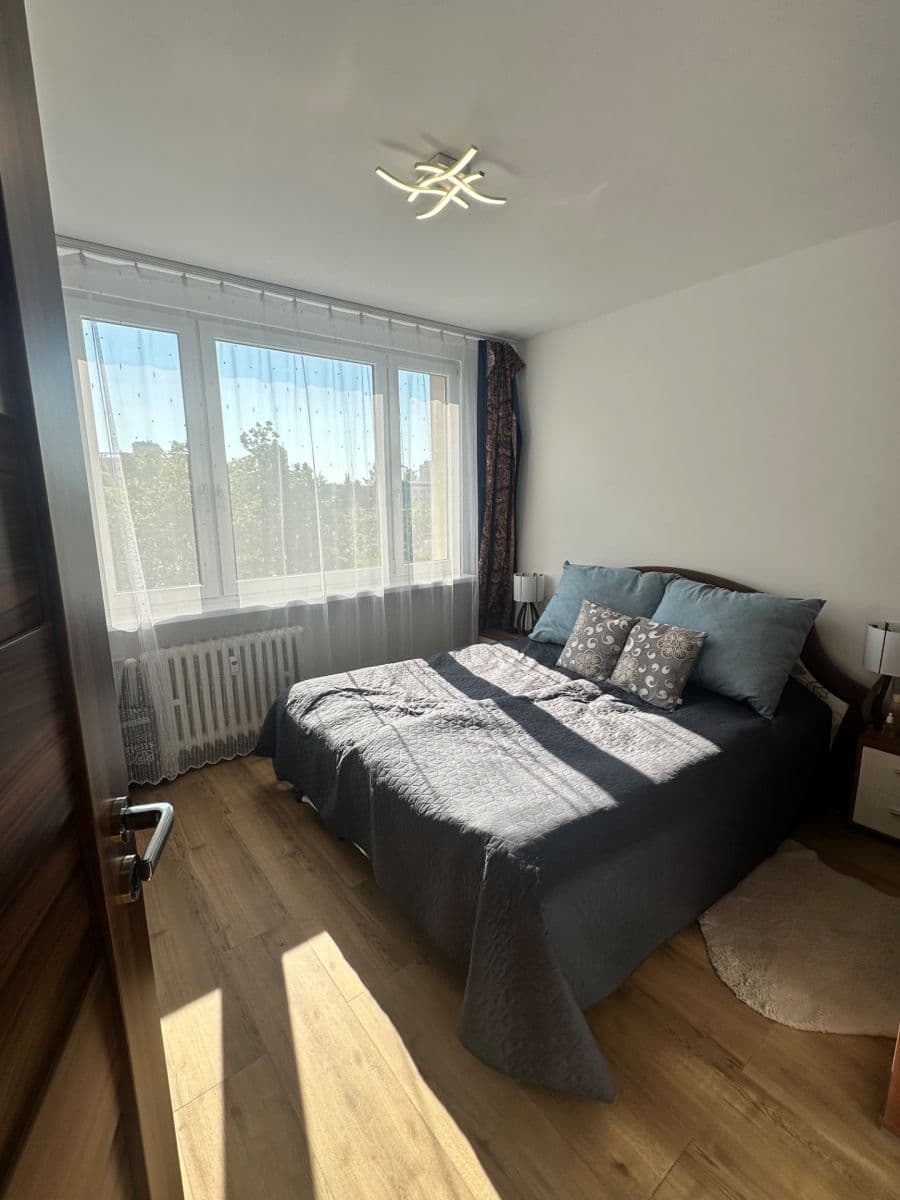 Pronájem bytu 4+kk 60 m², Kaplická, Praha, Praha Pronájem bytu 4+kk 60 m², Kaplická, Praha, Praha