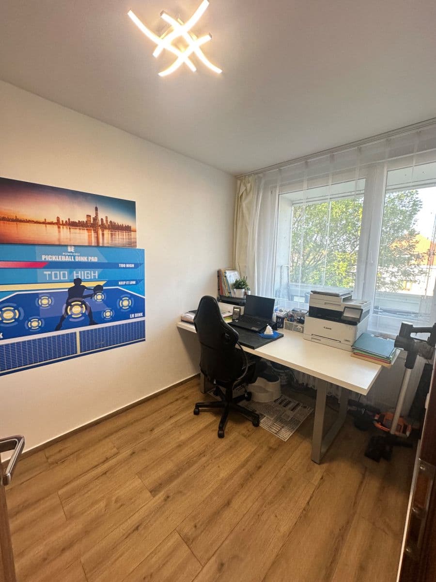 Pronájem bytu 4+kk 60 m², Kaplická, Praha, Praha Pronájem bytu 4+kk 60 m², Kaplická, Praha, Praha