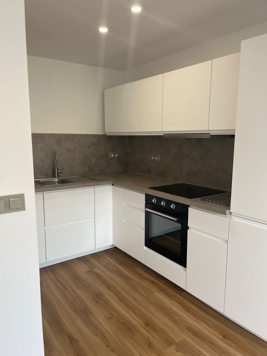 Prodej bytu 2+kk 49 m², Příčná, Příbram, Středočeský kraj Prodej bytu 2+kk 49 m², Příčná, Příbram, Středočeský kraj