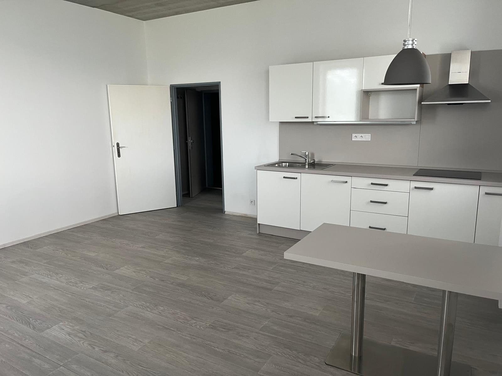 Pronájem bytu 1+kk 45 m², U Uhříněveské obory, Praha, Praha Pronájem bytu 1+kk 45 m², U Uhříněveské obory, Praha, Praha