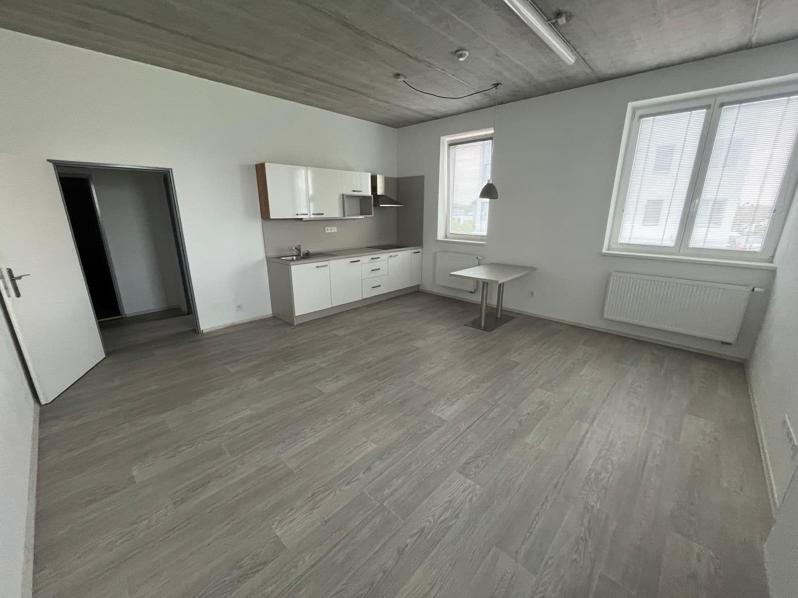 Pronájem bytu 1+kk 45 m², U Uhříněveské obory, Praha, Praha Pronájem bytu 1+kk 45 m², U Uhříněveské obory, Praha, Praha