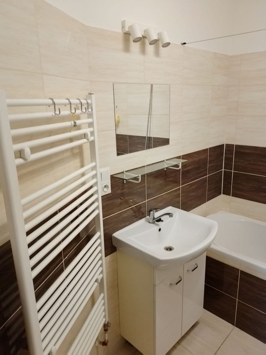 Pronájem bytu 2+kk 53 m², Malátova, Městec Králové, Středočeský kraj Pronájem bytu 2+kk 53 m², Malátova, Městec Králové, Středočeský kraj