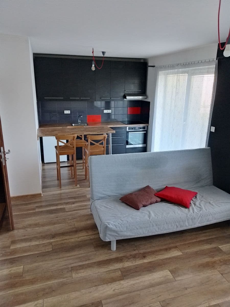 Pronájem bytu 2+kk 53 m², Malátova, Městec Králové, Středočeský kraj Pronájem bytu 2+kk 53 m², Malátova, Městec Králové, Středočeský kraj