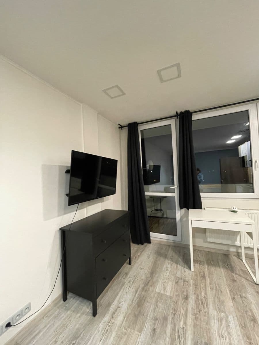 Pronájem bytu 2+kk 35 m², Krakovská, Kralupy nad Vltavou, Středočeský kraj Pronájem bytu 2+kk 35 m², Krakovská, Kralupy nad Vltavou, Středočeský kraj