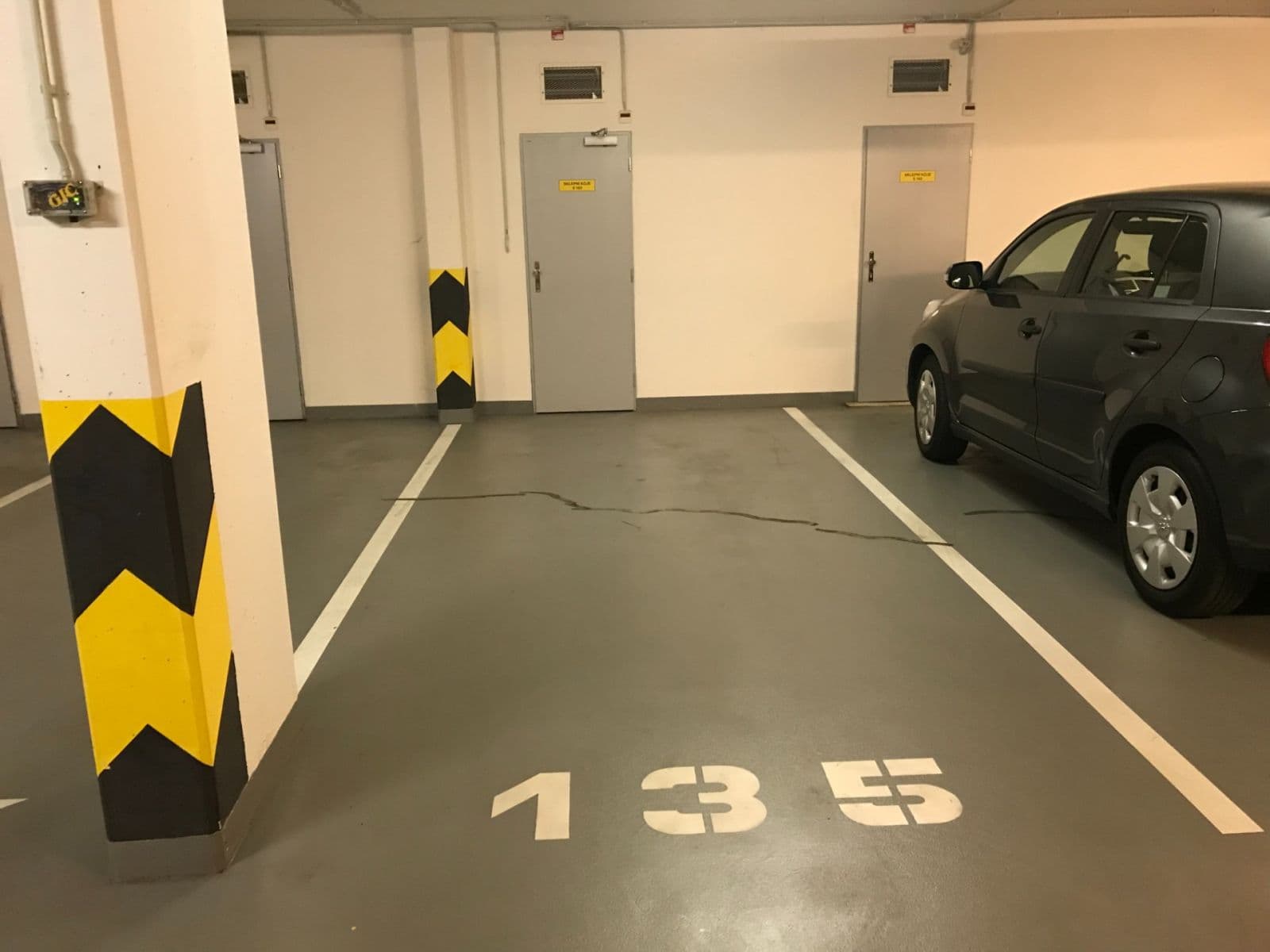 Pronájem garáže 13 m², Milotická, Praha, Praha Pronájem garáže 13 m², Milotická, Praha, Praha